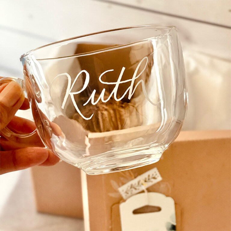 TAZA-TRANSPARENTEGRABADA-A-MANO-1